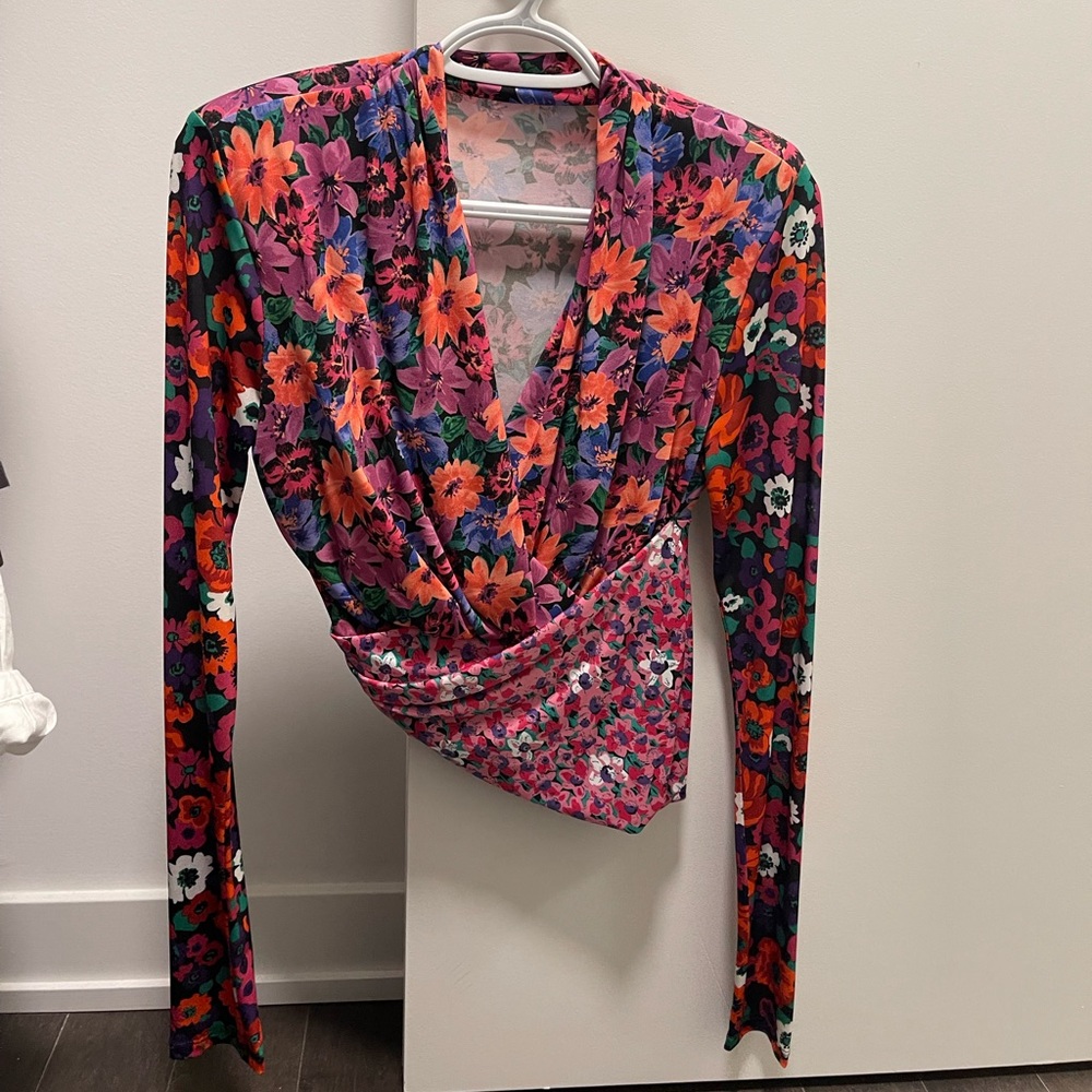 Zara floral blouse. Size XS.